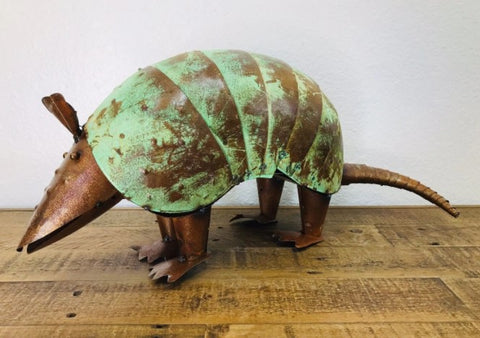 Large - 24" Armadillo